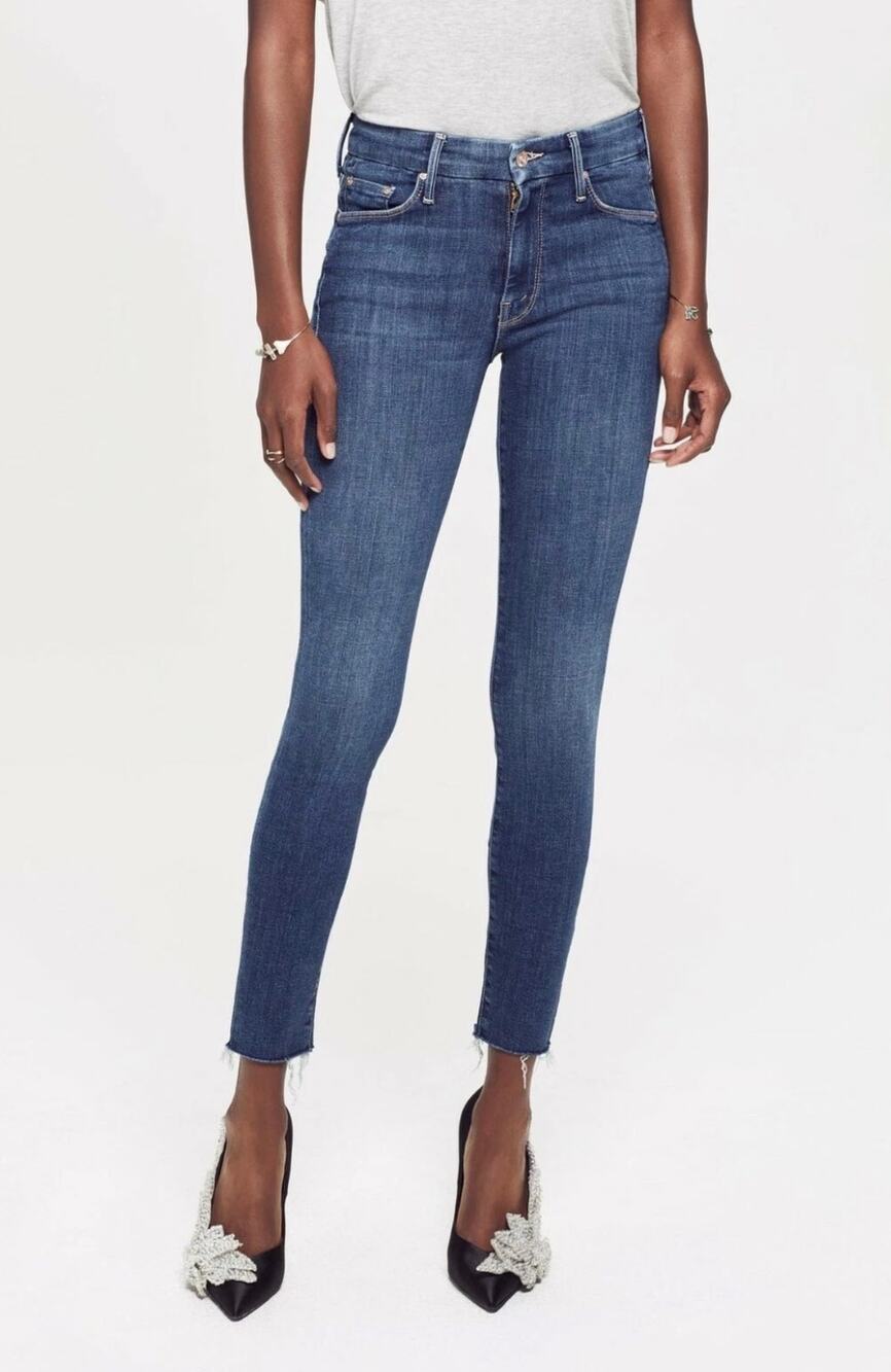 Mother “looker ankle fray” size 27 in girl crush